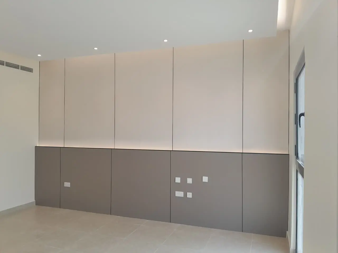 صالة قبل تجديد الأصباغ في أبوظبي